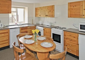 Maxmills Cottage - E1852