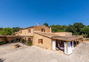 Mediterranean Holiday Home "Sa Mata Grossa" with Wi-Fi, Garden, Terrace and Pool