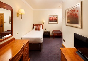 Mercure York Fairfield Manor Hotel
