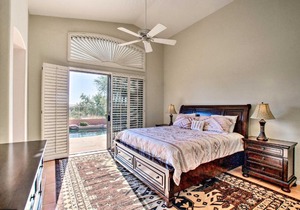 Mesa House on Golf Course with Backyard Oasis!