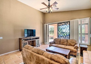 Mesa House on Golf Course with Backyard Oasis!