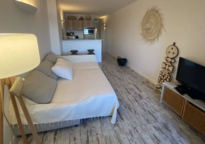 Mezzanine studio sleeping 4 with panoramic sea view