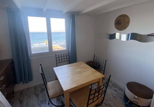 Mezzanine studio sleeping 4 with panoramic sea view