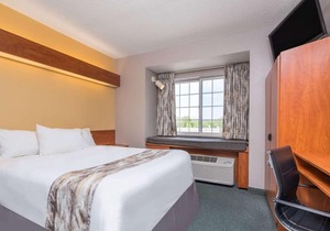 Microtel Inn & Suites by Wyndham New Ulm