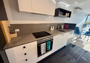 Midnight Luxe 1BR 1Bath Apartment 104 in the heart of Braddon Pool Sauna Secure Parking Wine WiFi