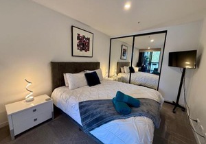 Midnight Luxe 1BR 1Bath Apartment 104 in the heart of Braddon Pool Sauna Secure Parking Wine WiFi
