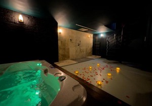 Mieuxqualhotel jacuzzi privatif Velvet Desire