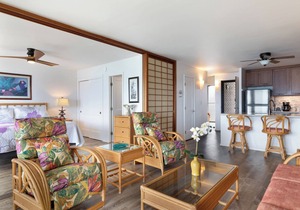 Million Dollar View from your large private lanai. Month of August discounted.