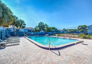 Minutes to the Beach: Pool and Tennis