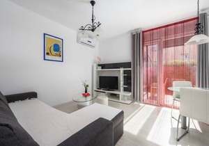 MIRJANA house with apartments / Mirjana1 APARTMENT
