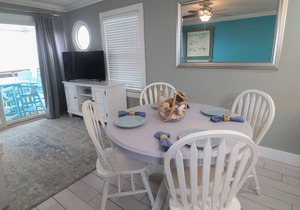 Mistral 8🌴☀--Gulf Front, Beautiful Views with Private Beach
