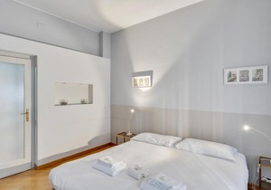 MM Bernini Roomy Apartment