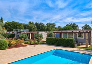 Mobilehome In Park Umag