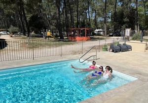 Mobilhome COQUELICOT Air-conditioned -3 bedrooms + TV (2 adults+4 children) 2 to 6 persons - 2 pers. included in price