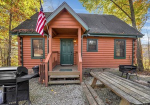 Mockingbird Cabin at Hummingbird Hills (Hocking Hills area)