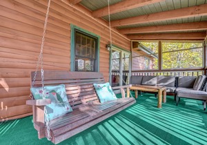 Mockingbird Cabin at Hummingbird Hills (Hocking Hills area)