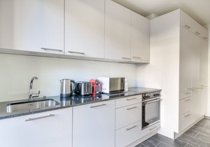 Mod Wiedikon 2.5 Room w/Storage & W/D, 1 min to Market, by Blueground