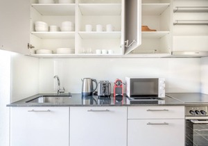 Mod Wiedikon 2.5 Room w/Storage & W/D, 1 min to Market, by Blueground