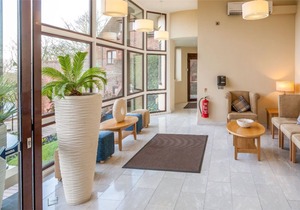 Modern 1-Bed Apartment | Seaside Resort | Sleeps 4