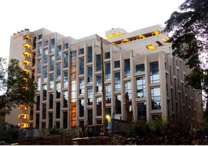 Modern 1 bedroom apartment. Elevated Living Royal suburbs