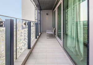 Modern 1BR in Prestigious Waterfront Location!