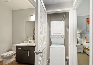Modern 1BR | Kitchen + Laundry | Free WiFi | Menlo Park