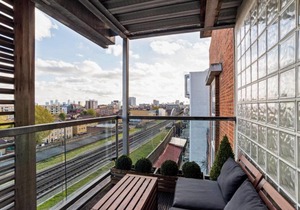 Modern 2 Bed,2 Bath East London apt with Balcony
