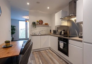 Modern 2 Bed Flat 5min to Old Trafford Stadium