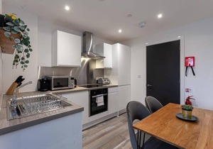 Modern 2 Bed Flat 5min to Old Trafford Stadium