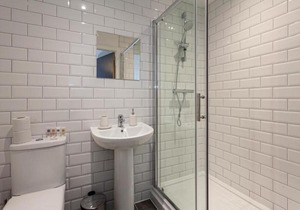 Modern 2 Bed Flat 5min to Old Trafford Stadium