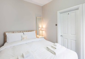 Modern 2 Bedroom Apartment in West Kensington