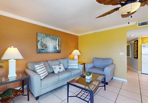 Modern 2Br/2Ba Beachfront Condo with an Incredible View. Amenities, Pool, Beautiful Beach