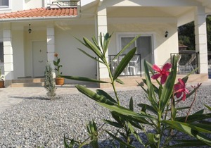 Modern 3 bed villa private pool family friendly