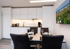 Modern 3-room app. for 4 pers. with parking space, WLAN, Nespresso machine.