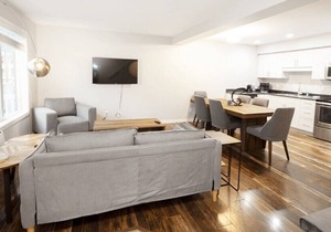 Modern 3BR Townhouse with Parking & Laundry