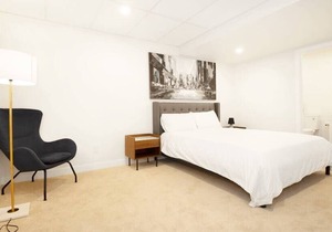 Modern 3BR Townhouse with Parking & Laundry