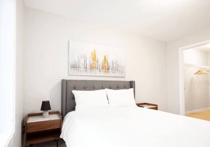 Modern 3BR Townhouse with Parking & Laundry