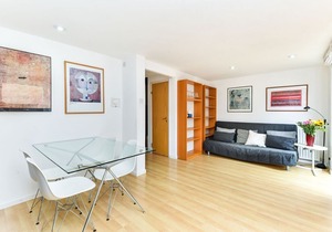 Modern 4 bedroom terraced house by the Thames!