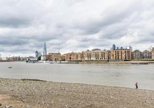 Modern 4 bedroom terraced house by the Thames!