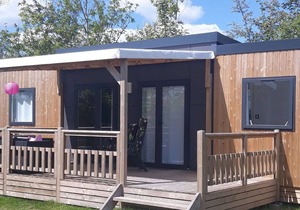 Modern 6-person chalet in the Frisian countryside, 3 bedrooms and WiFi