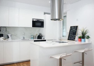 Modern and bright apartment close to the beach