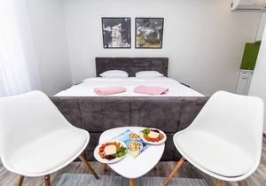Modern and bright Studio! HEART of the City center