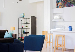 Modern and Colonial - Gladiolas II/Room Plus/Queen Bed/Free WIFI/AC - 2202