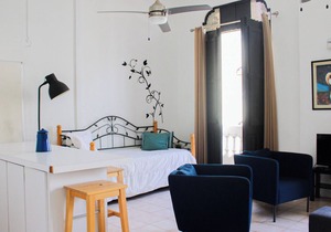 Modern and Colonial - Gladiolas II/Room Plus/Queen Bed/Free WIFI/AC - 2202