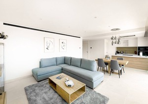 Modern and luxury apartment, with communal swimming pool. Ideal for families.