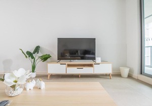 Modern and Spacious 1bed1bath Mascot APT +parking