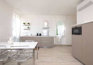Modern Apartment "Luxury 1" with Roof Terrace and Air Conditioning