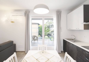 Modern Apartment Close to Lake Garda with Wi-Fi & Terrace