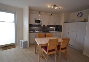 Modern apartment for 3 people with sea view near the beach and marina