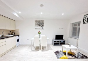 Modern Apartment in Uxbridge